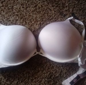 Victoria Secret 38C bra